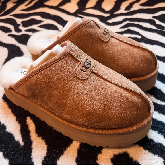 NWT UGG Discoquette Genuine Shearling Slide Slipper Chestnut Size Women’s 9 - Picture 7 of 15